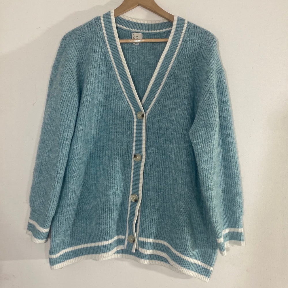 A New Day Cardigan Women Medium Blue Excellent Varsity Stripe V-Neck Sweater